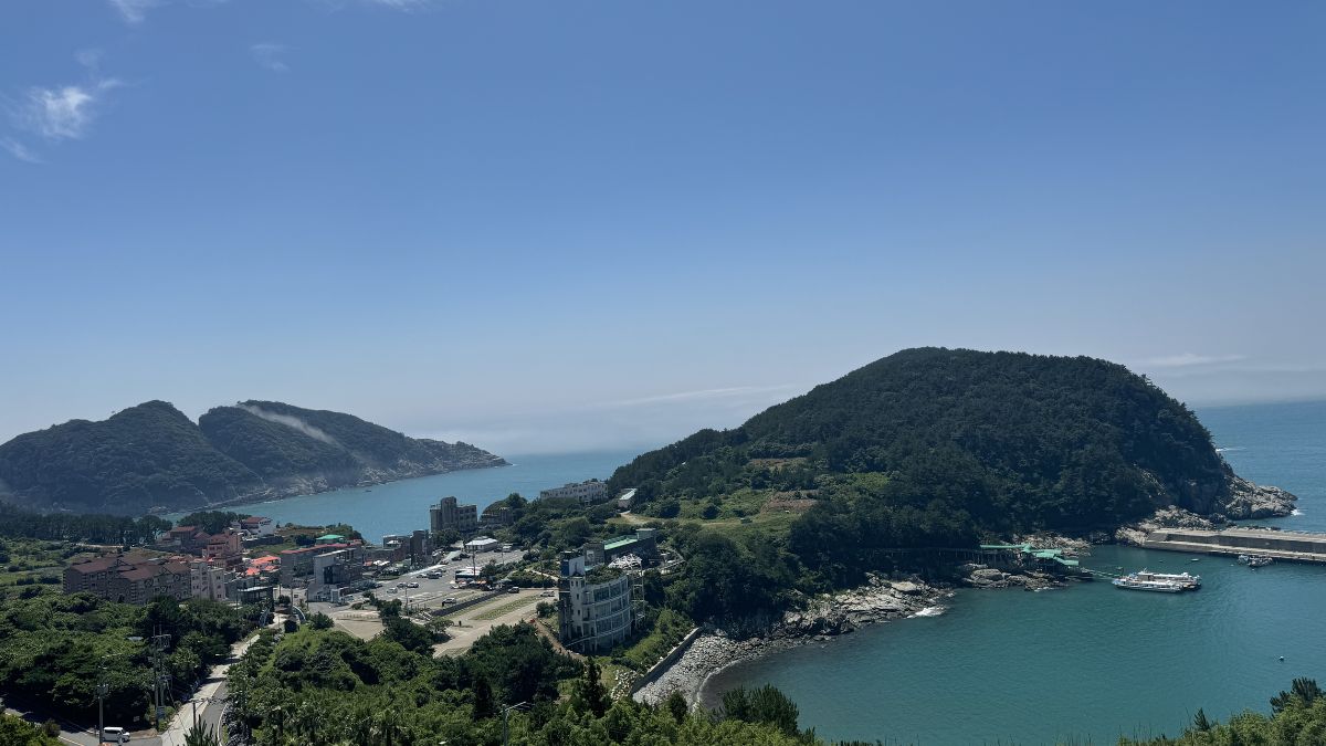 객실에서 바라본 해금강 바다 오션뷰