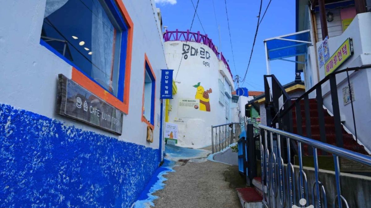 통영 동피랑 벽화마을 골목